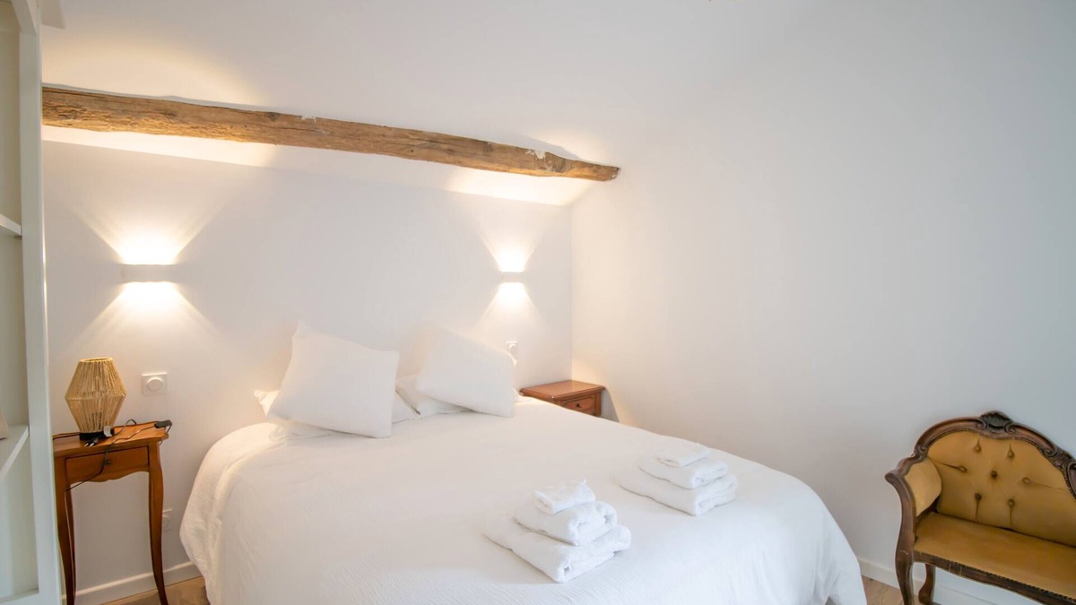 Bastelica Apartment | Room 'Ghjinestra' with Wi-Fi and Air Conditioning