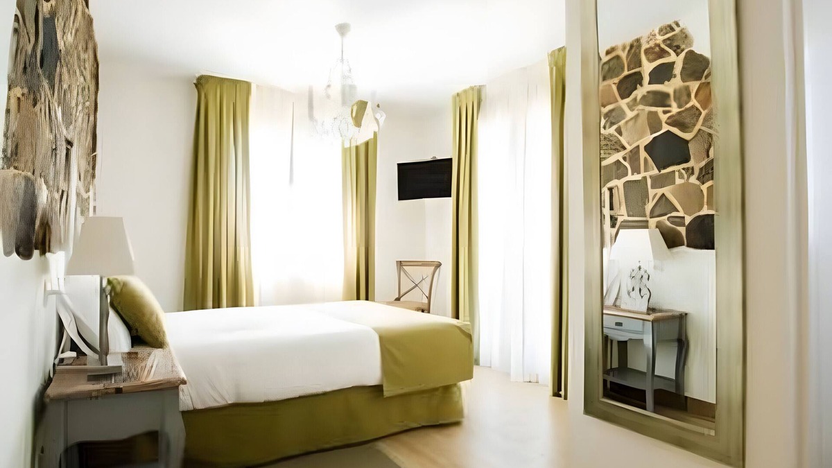 Santervas de la Sierra House | Room 'Habitación Doble' with Mountain View, Private Garden and Wi-Fi