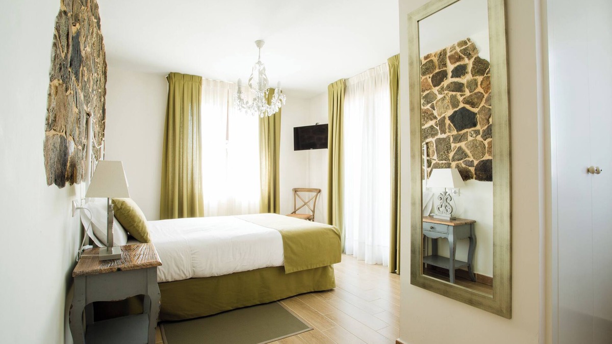 Santervas de la Sierra House | Room 'Habitación Doble' with Mountain View, Private Garden and Wi-Fi