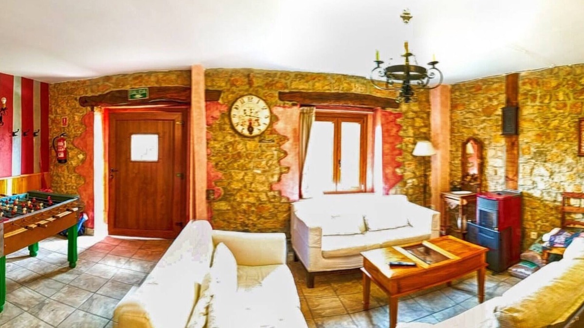 Basconcillos del Tozo House | Room 'Habitación Con Cama Doble' with Mountain View, Shared Garden and Wi-Fi