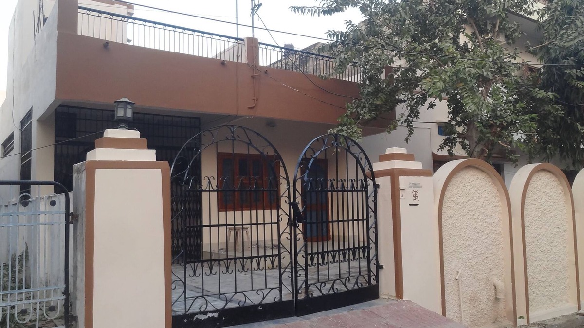 Udaipur District House | Room in 3 BHK Villa with Separate dining, 3km from City Center, 1km from IT park