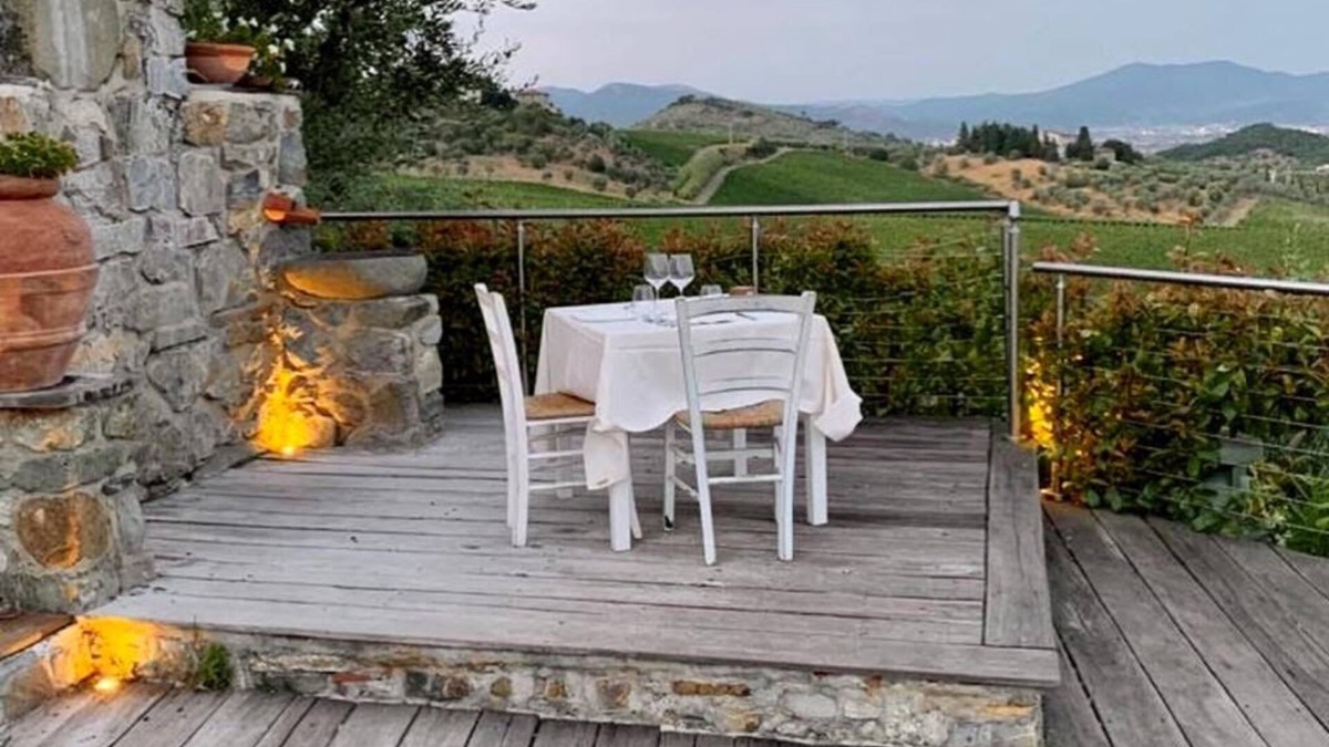 Santa Cristina a Mezzana Bed & Breakfast | Room in B&B - Room Overlooking the Vineyards and Florence
