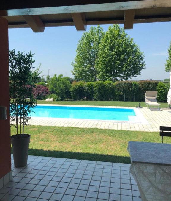 Tezze sul Brenta House | Room in BB - Casa Belvedere - complimentary Wifi and private parking