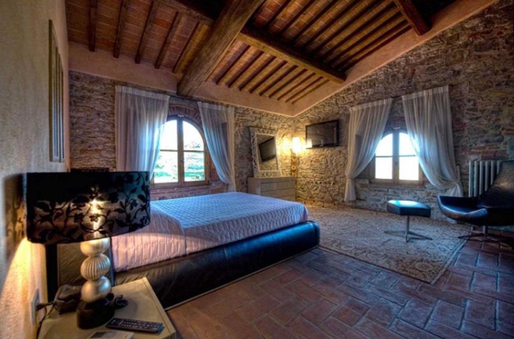 Santa Cristina a Mezzana House | Room in BB - Room overlooking the vineyards and Florence