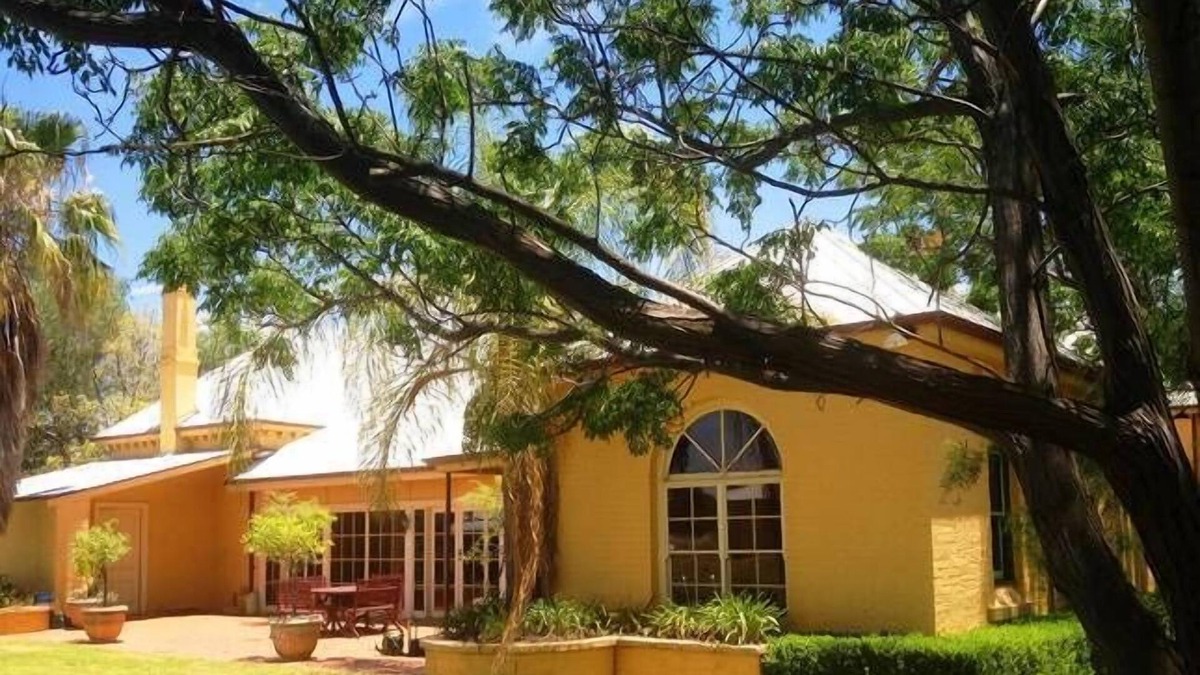 Dubbo House | Room in Historic Ranelagh House on acres, 2 km to CBD