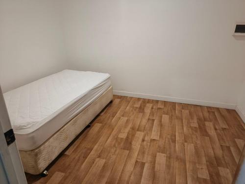 Rockhampton Hostel | Room in Hostel