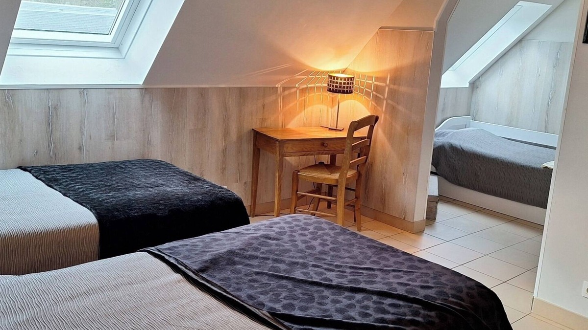 Fye Apartment | Room 'Le Meslay N°4' with Shared Terrace, Shared Garden and Wi-Fi