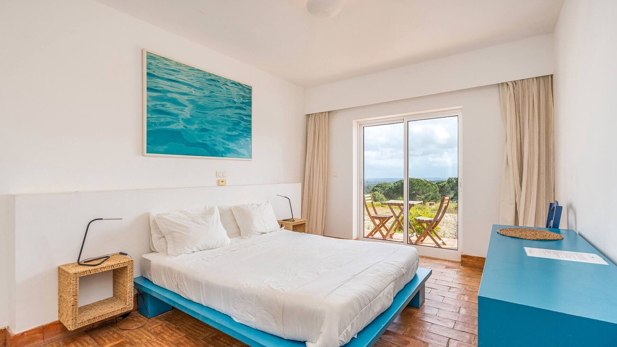 Aljezur Apartment | Room 'Março' with Sea View, Shared Pool and Wi-Fi
