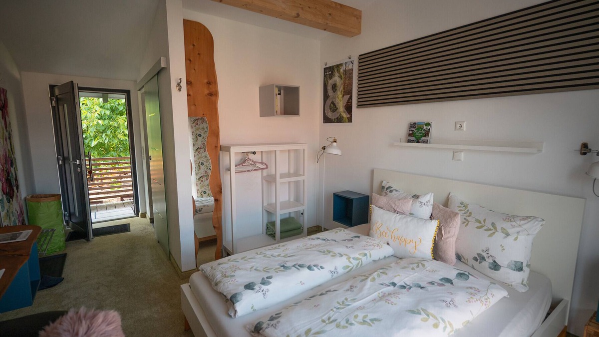 Bad Urach Apartment | Room 'No. 2' with Shared Terrace, Shared Garden and Wi-Fi