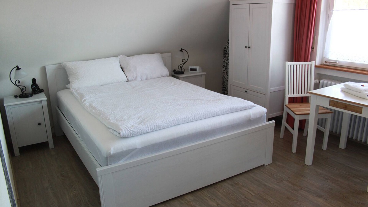 Muehlenbach Apartment | Room 'Nr 1' with Shared Terrace, Shared Garden and Wi-Fi