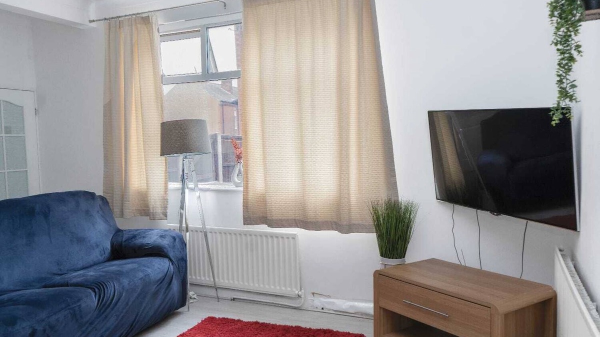 Leigh House | Room Number 2