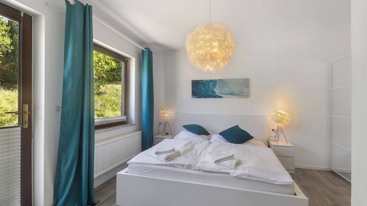 Niedenstein House | Room 'Ocean' with Shared Terrace, Garden and Wi-Fi