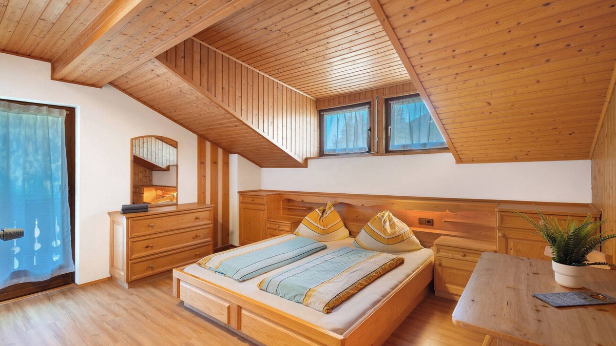 Valle Aurina Apartment | Room 'Pension Waldheim 10' with Mountain View, Shared Garden and Wi-Fi