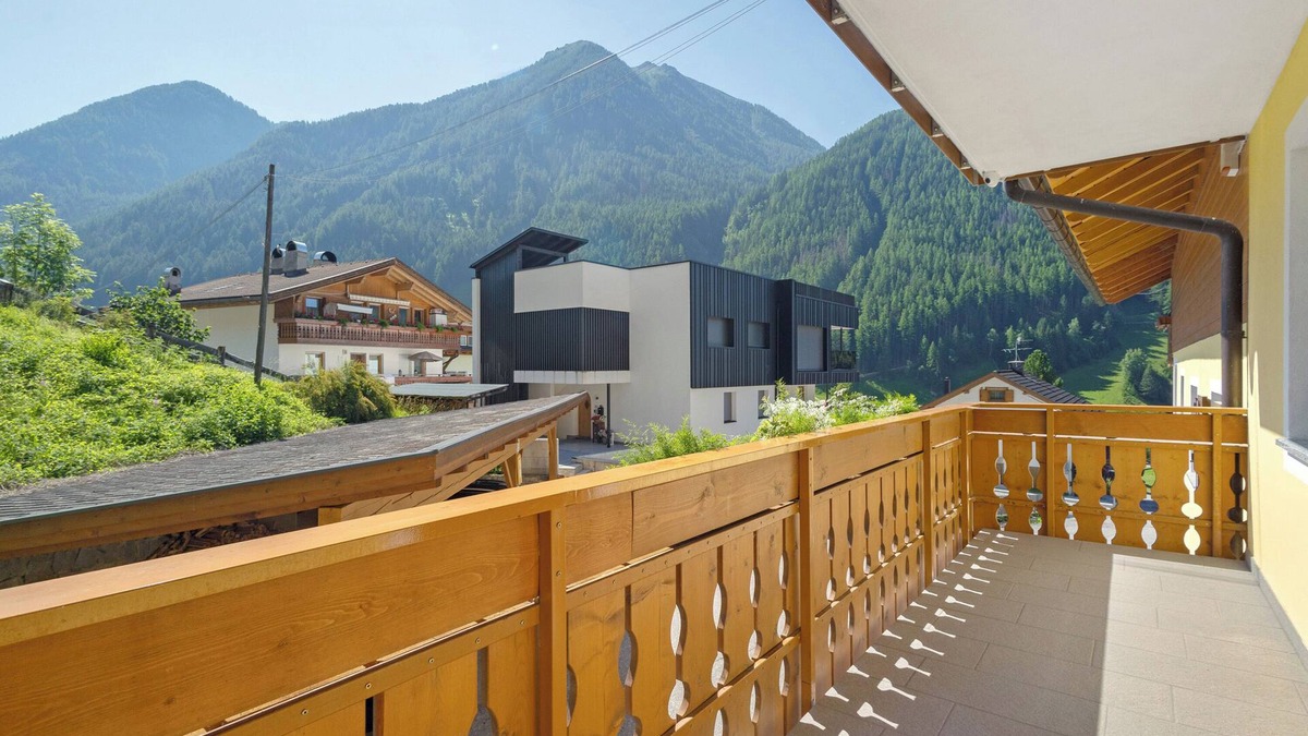 Valle Aurina Apartment | Room 'Pension Waldheim 11' with Mountain View, Shared Garden and Wi-Fi