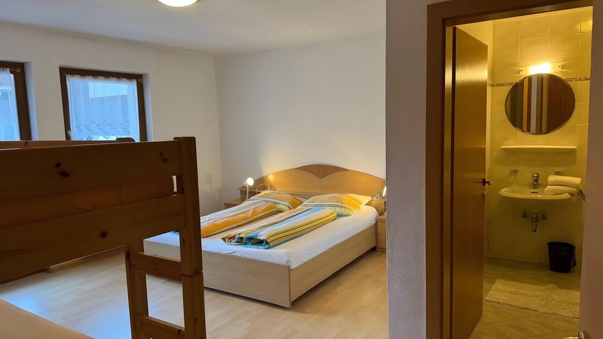 Valle Aurina Apartment | Room 'Pension Waldheim 2' with Mountain View, Shared Garden and Wi-Fi