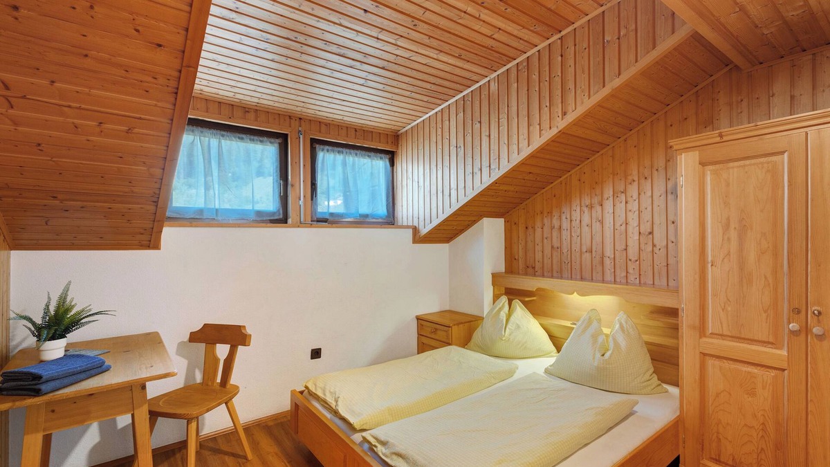 Valle Aurina Apartment | Room 'Pension Waldheim 7' with Mountain View, Shared Garden and Wi-Fi