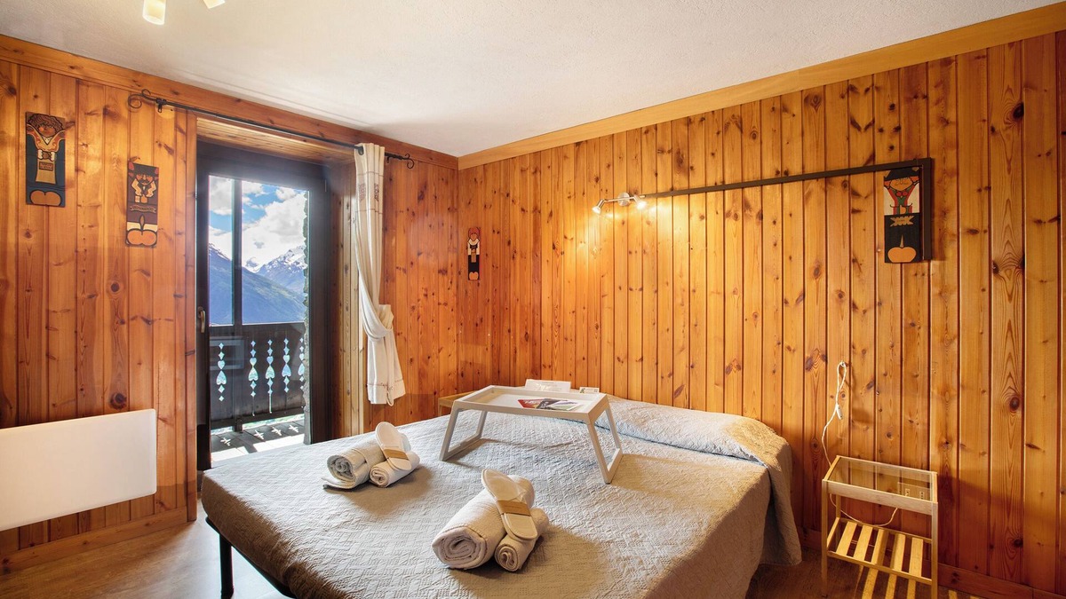 Saint-Pierre Apartment | Room 'Potze' with Shared Terrace, Shared Garden and Wi-Fi