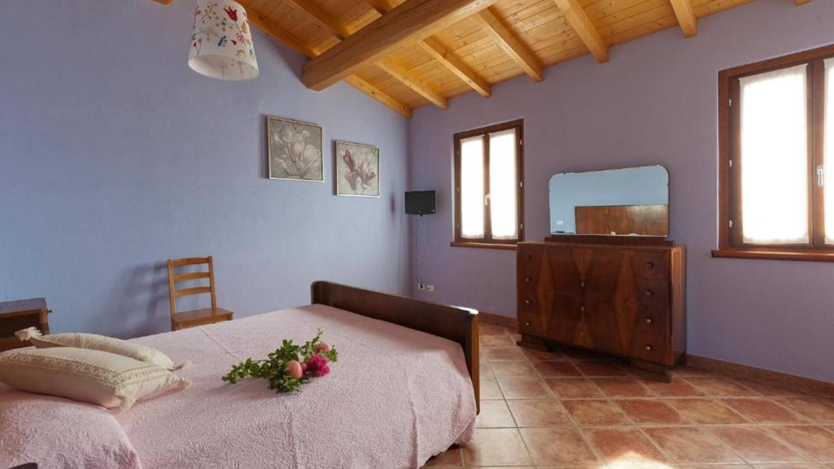 Campagnolo Apartment | Room 'Quadrupla Comfort 2' with Shared Terrace, Wi-Fi and Air Conditioning