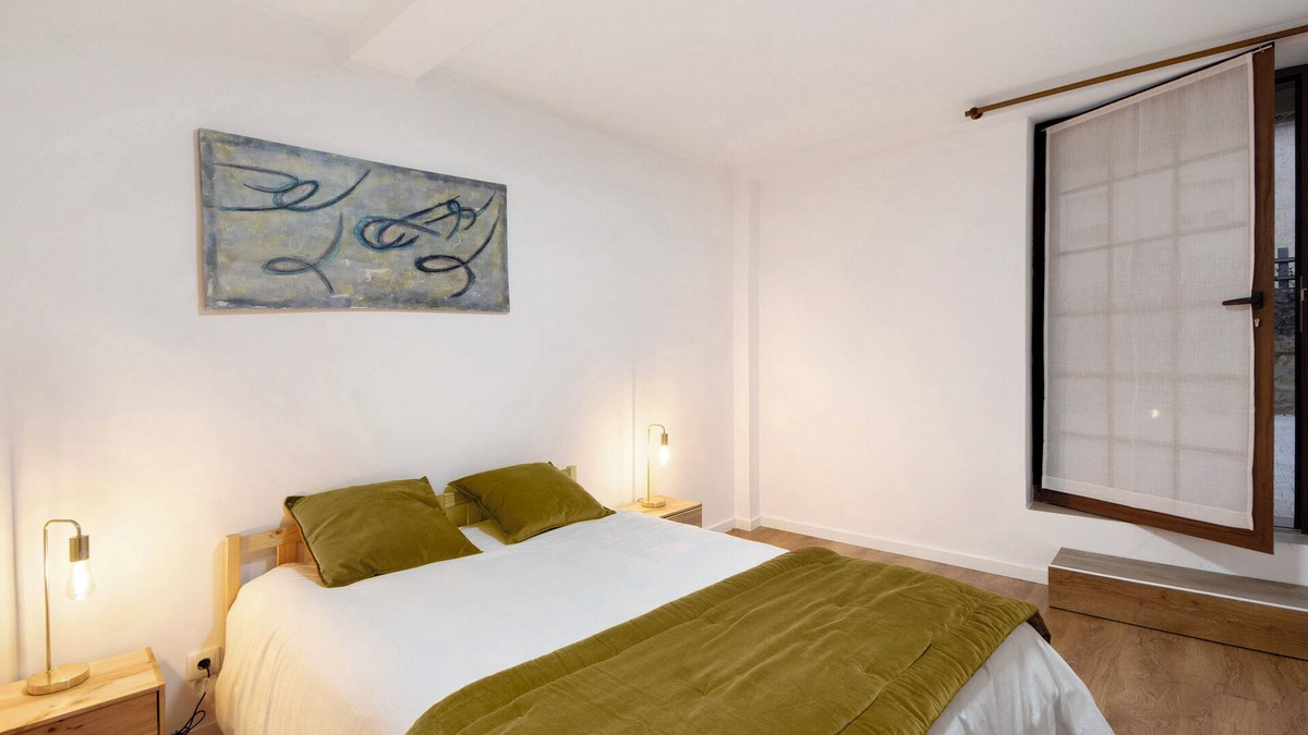 Coimbra Apartment | Room 'Quarto 2 Rc - Quinta Df' with Mountain View, Wi-Fi and Air Conditioning