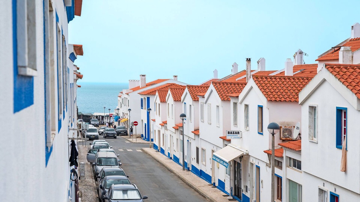Porto Covo House | Room 'Quarto 7' in Porto Covo with a Fan