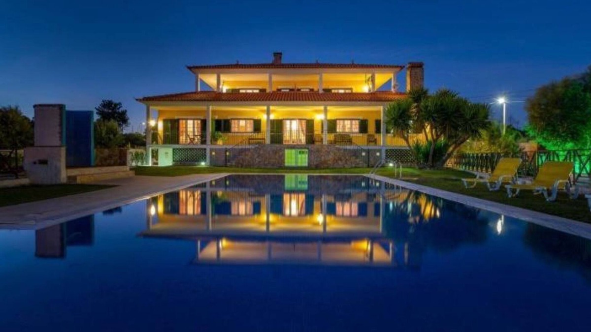 Vilar da Mo House | Room 'Quarto Sol' with Mountain View, Wi-Fi and Air Conditioning