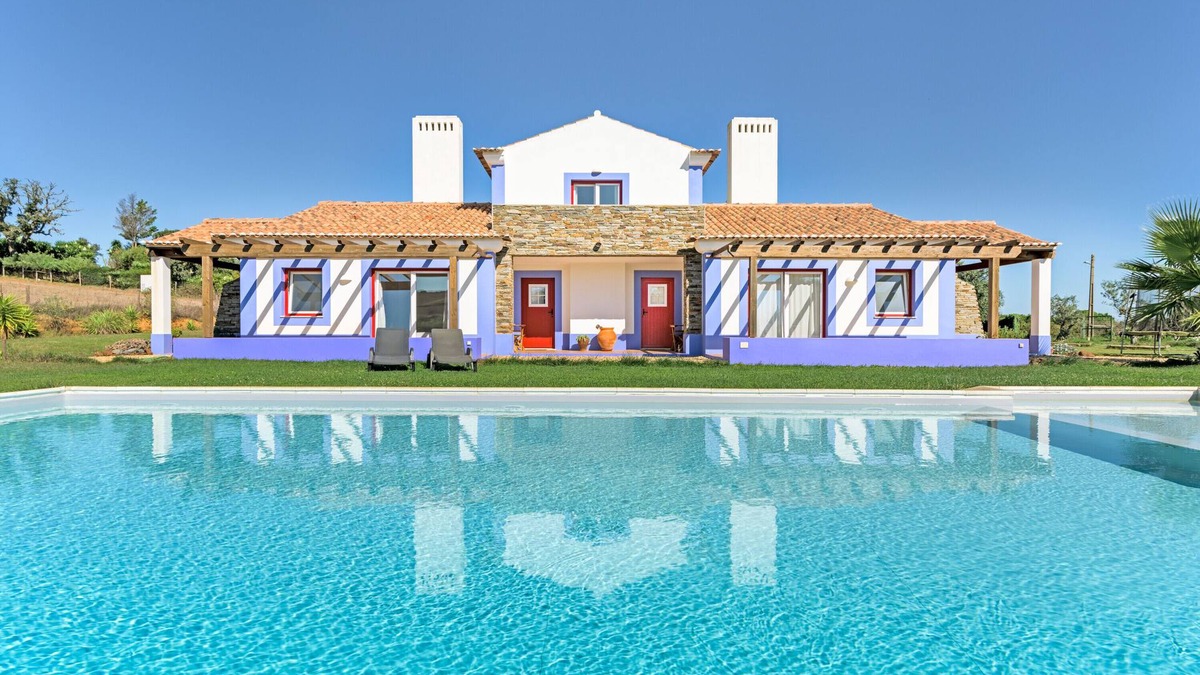 Santiago do Cacem House | Room 'Quarto Suite Rosmaninho' with Mountain View, Wi-Fi and Air Conditioning