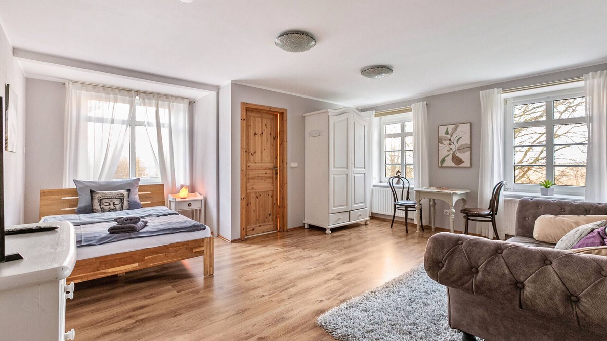 Cecilienkoog Apartment | Room 'Rauchquarz' with Shared Garden and Wi-Fi