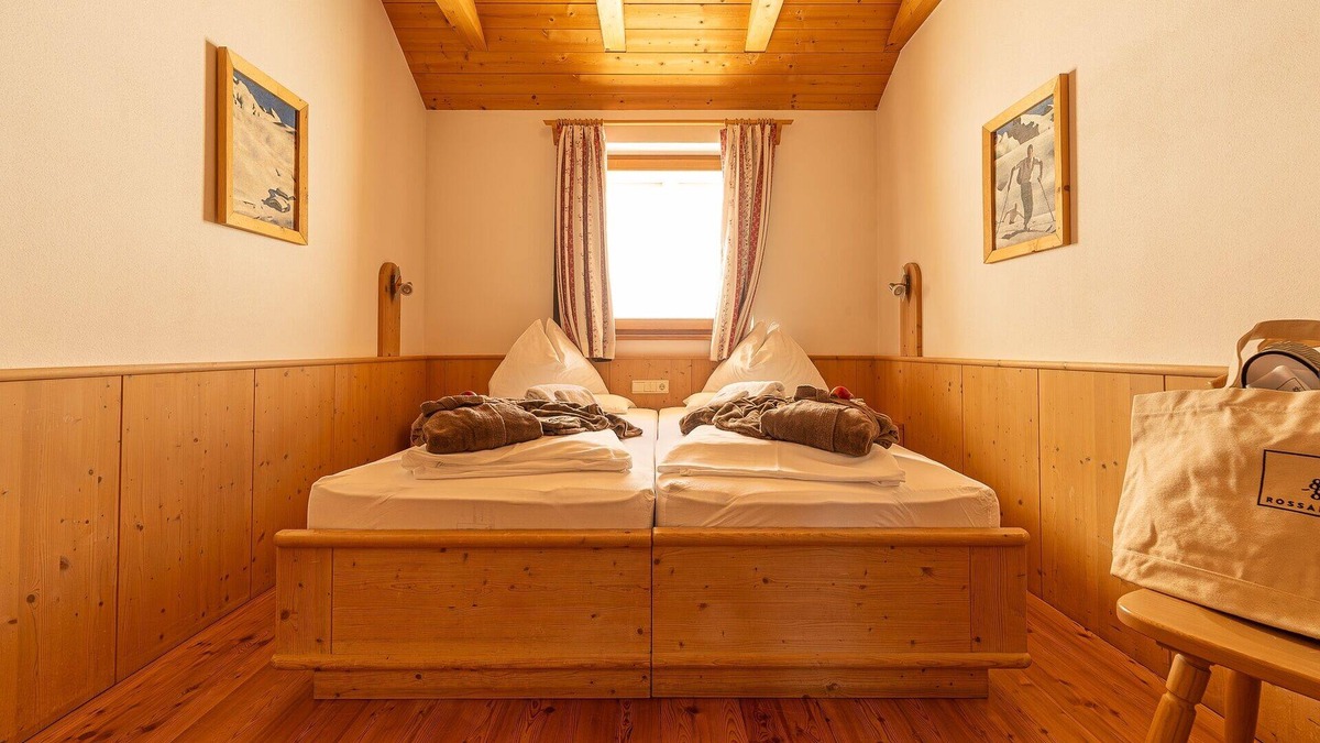 Bressanone Apartment | Room 'Rossalm Classic' with Shared Terrace, Shared Garden and Wi-Fi