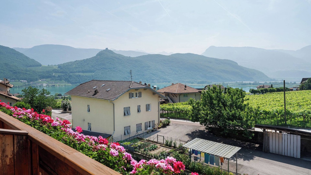 Sankt Josef Am See Apartment | Room 'Seaberhof 1' with Lake View, Shared Pool and Wi-Fi