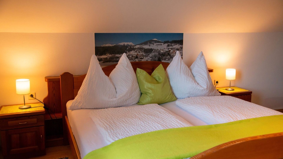 Sankt Andrae im Lungau Apartment | Room 'Seifterhof - Double Room' with Mountain View, Shared Terrace and Wi-Fi