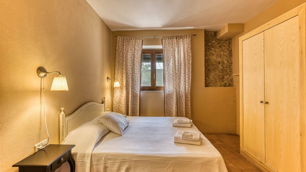 Borrassa Apartment | Room 'Sempreviva' with Shared Pool, Wi-Fi and Air Conditioning