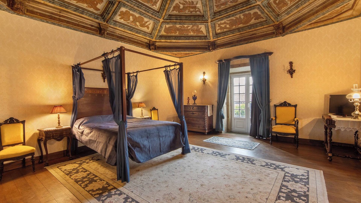 Moimenta da Beira Apartment | Room 'Suite' with Shared Garden and Wi-Fi