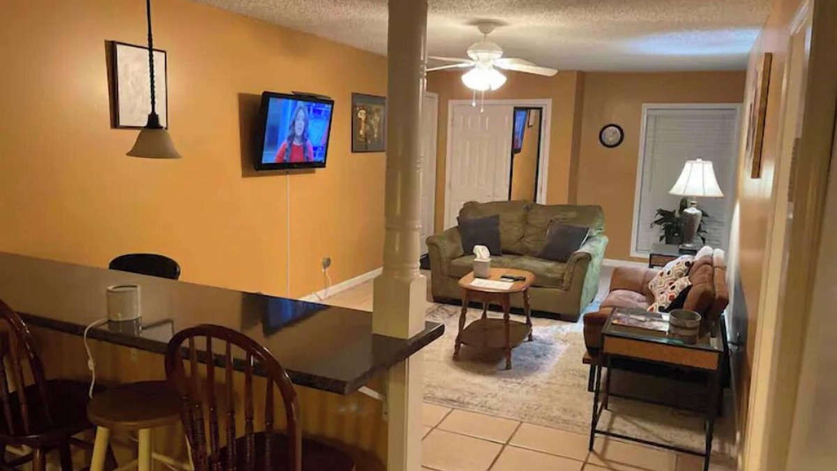 Jackson House | Room to Relax, spacious 1 Bedroom,Washer/Dryer,