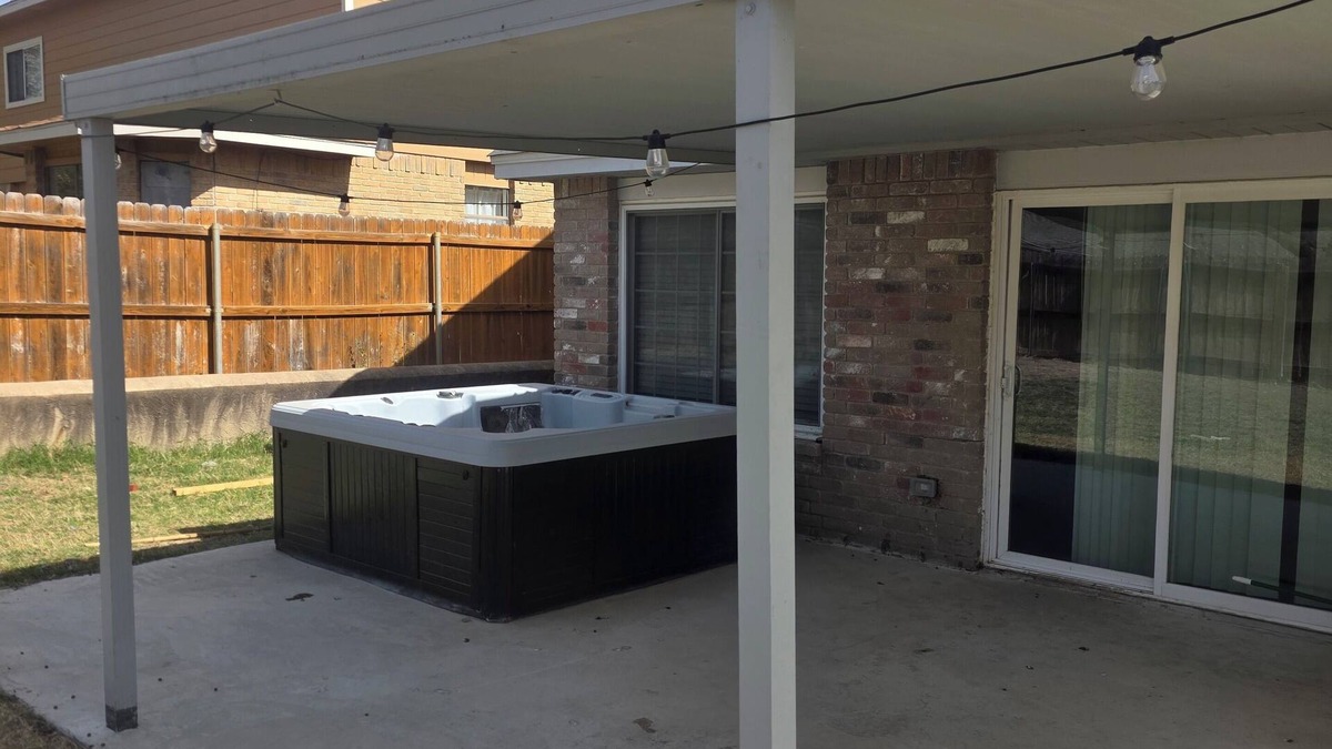 Cibolo House | Room with private entrance shared living spaces G with Pool
