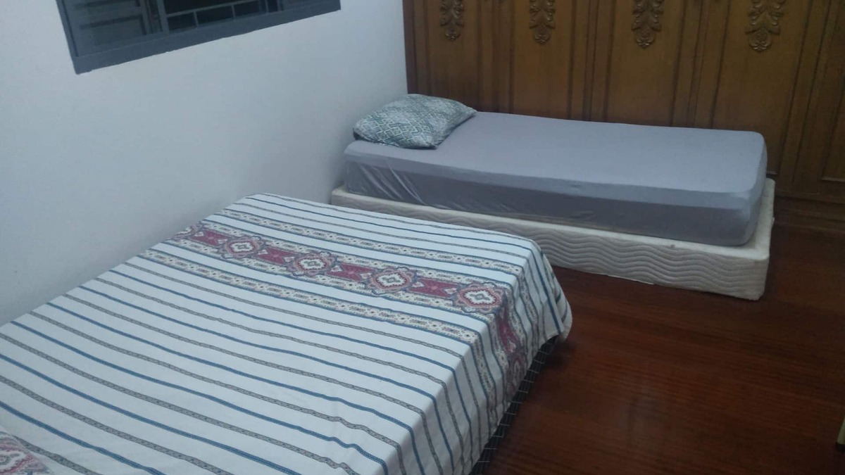 Maringa House | Room with two beds in pensionato in Maringá/pr