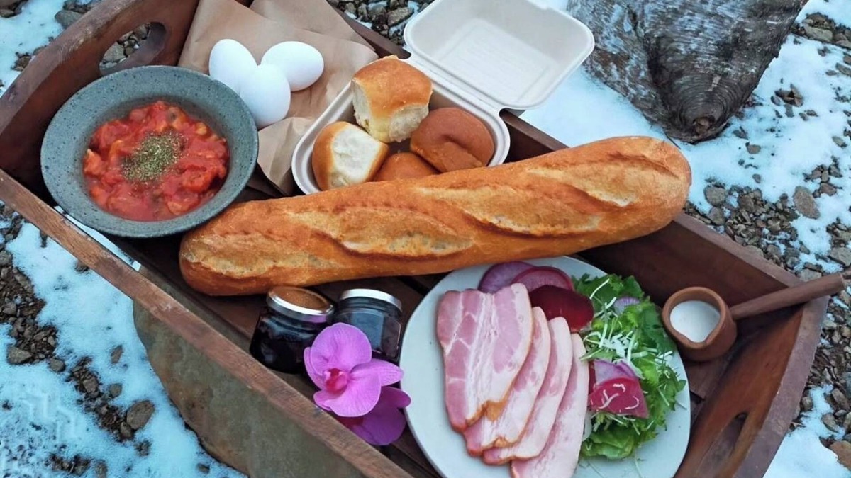 Naganuma RV Rental | room888 Breakfast included | 13 people Private/Yubari County Hokkaidō