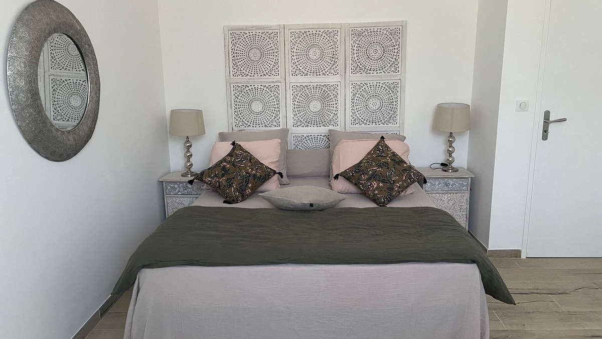 Guitera-les-Baines Bed & Breakfast | Rooms for rent guitera baths