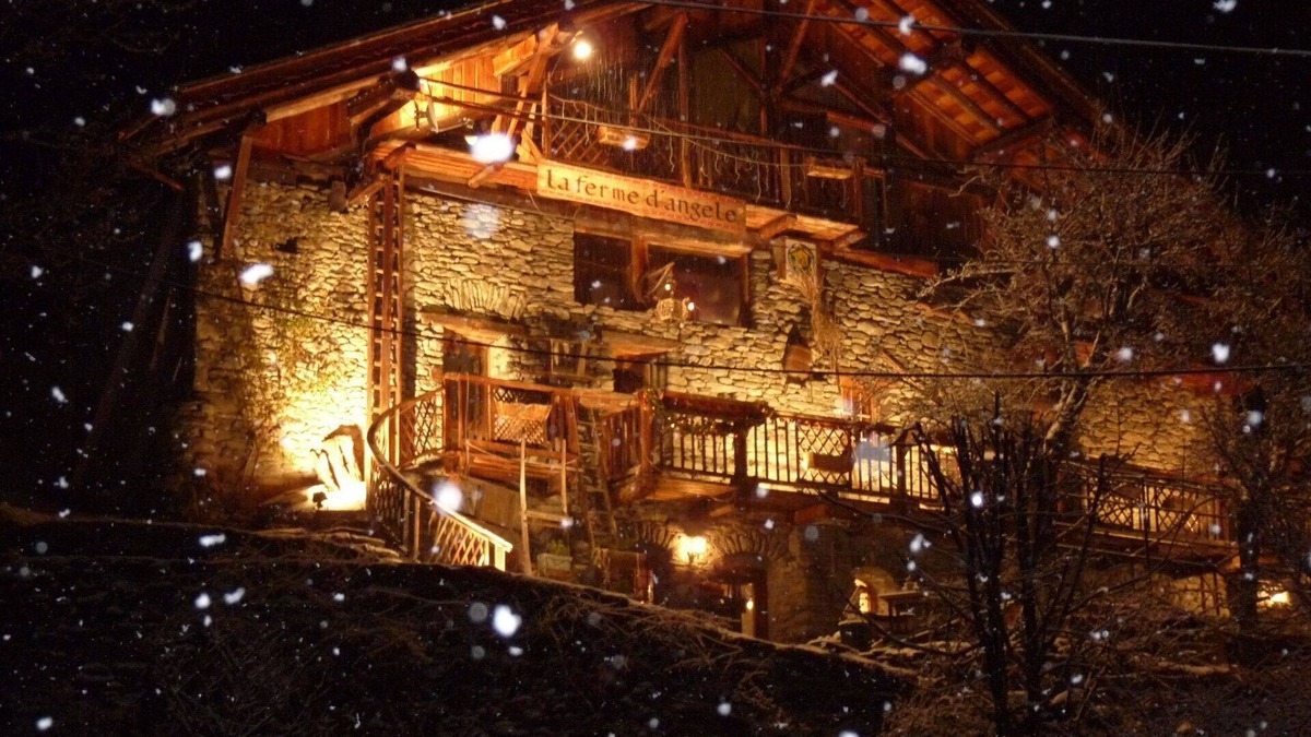 Seez Bed & Breakfast | Rooms in a superb mountain chalet with refined, cosy decor!