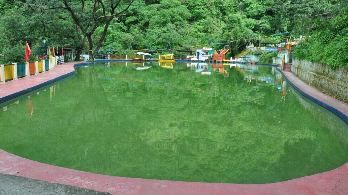 Tehri Resort | Rooms with a Private Waterfall