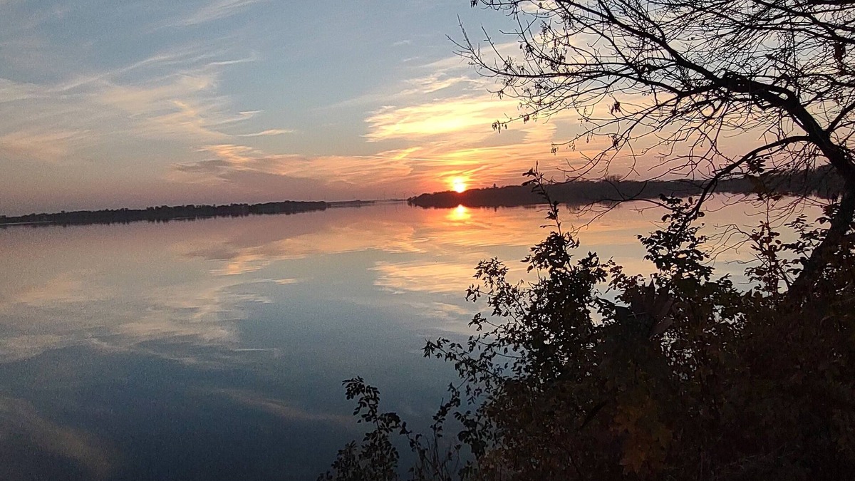 Lake Park House | Roomy 4-bedroom home across the lake in Lake Park, IA. Sleeps 7