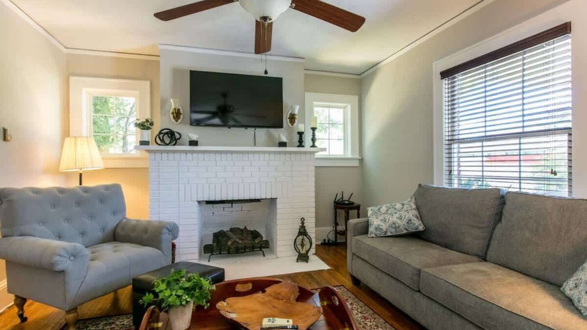 Druid Hills House | Roomy 5BR Bungalow w/Backyard | Close to Downtown