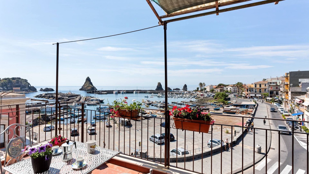 Monte Po-Nesima-San Leone-Rapisardi Apartment | Roomy And Bright Apartment With Balconies X6