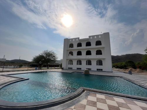 Kalwad Kalan and Khurd Resort | Roop Garh Palace, Jaipur