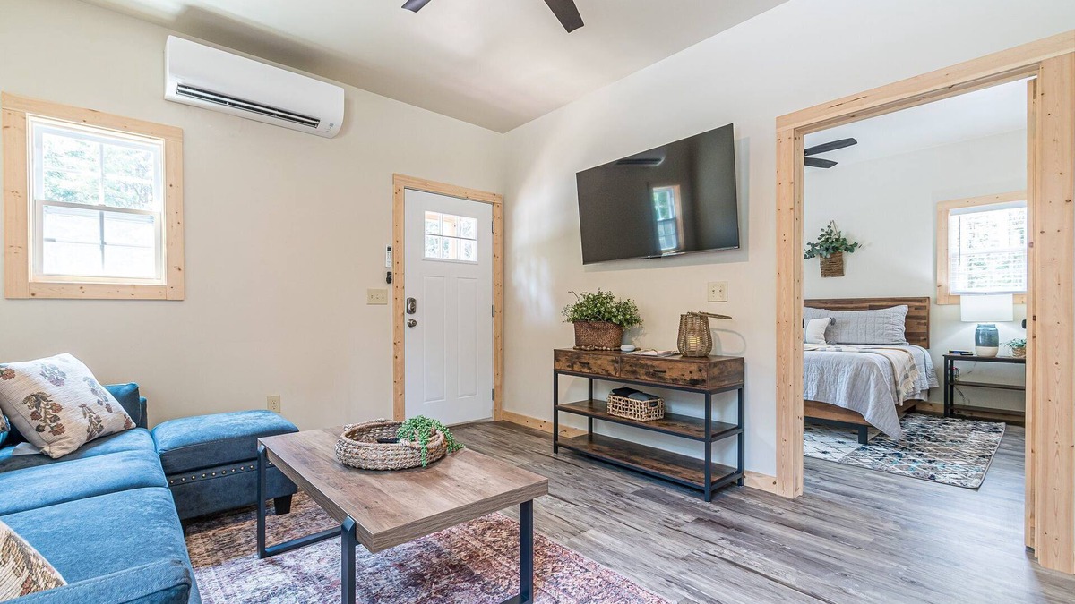 Dahlonega House | Roost Retreat-1BR/1BA near Amicalola Falls, Kitchenette, Mtn view, Fire Pit