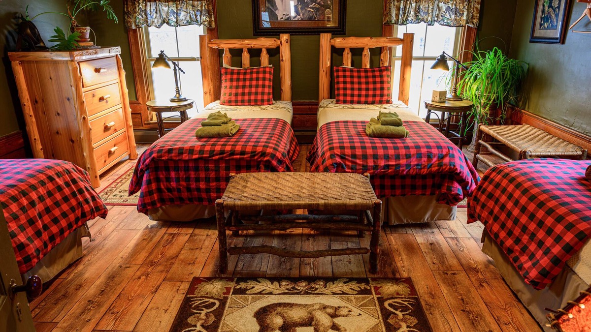 Keene Valley House | RoosterComb Inn
