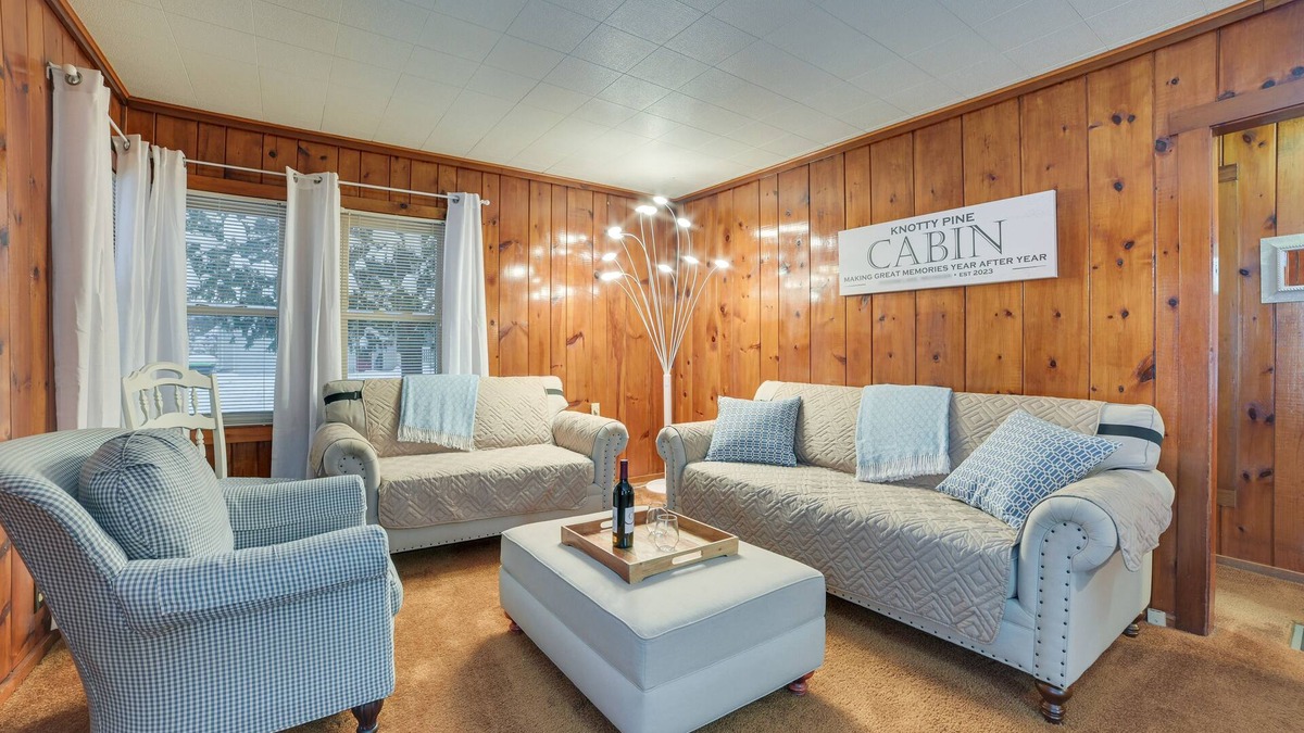 Higgins Lake Cabin | Roscommon Cabin, Walk to Higgins Lake