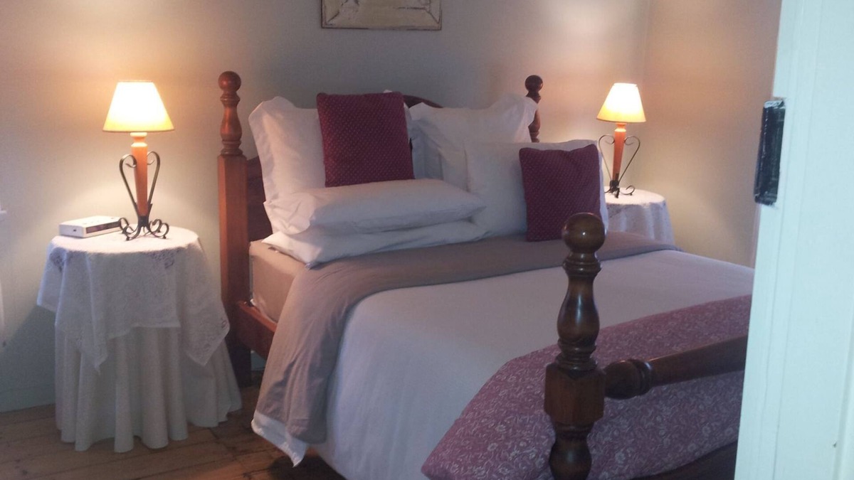 Dixons Creek Cottage | ROSE AT LEAFIELD COTTAGES