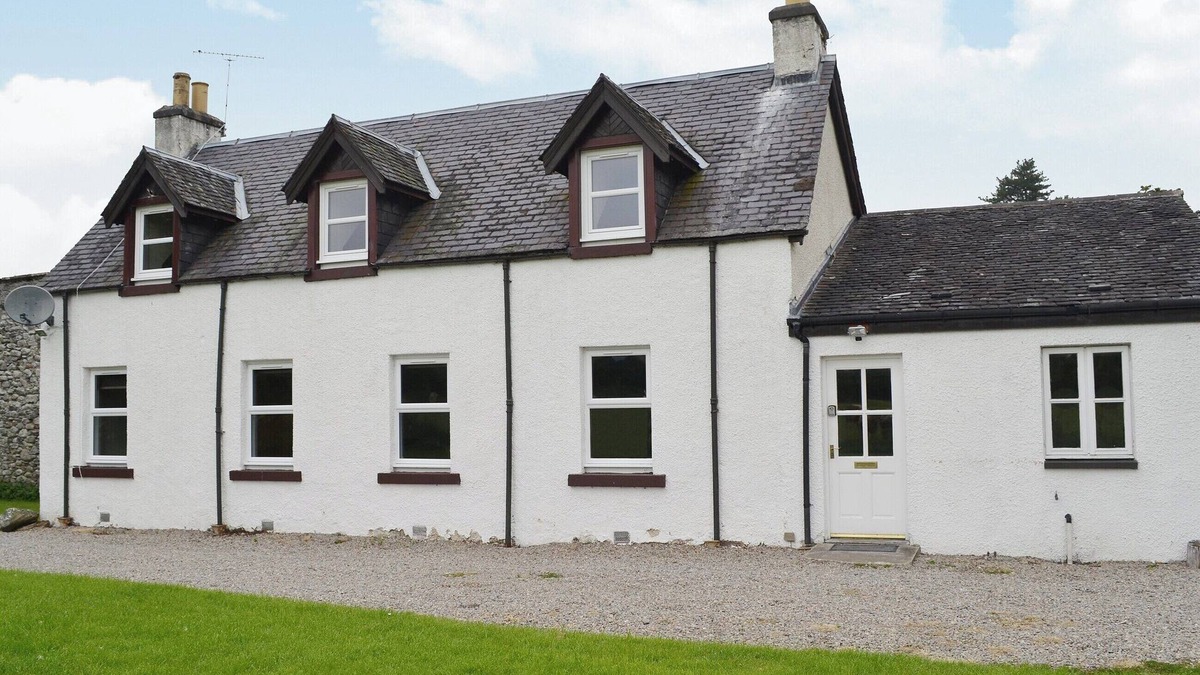 Kiltarlity Cottage | Rose Cottage - Beaufort Estate