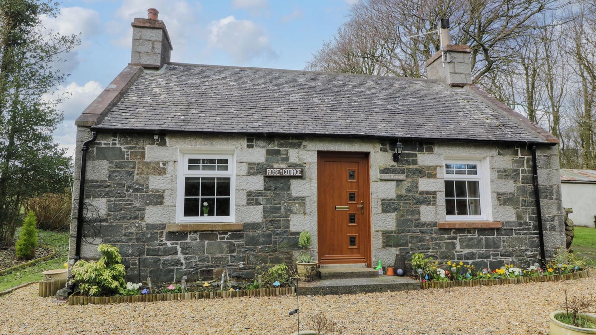 Stranraer Cottage | ROSE COTTAGE, pet friendly, character holiday cottage in Stranraer