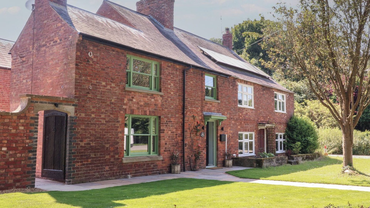 Langham Cottage | ROSE COTTAGE, pet friendly, with open fire in Oakham
